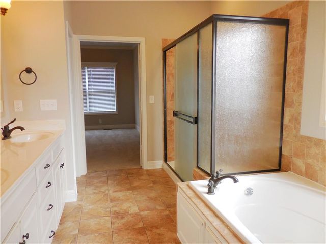 1446 Brompton Lane, Raymore, MO 64083