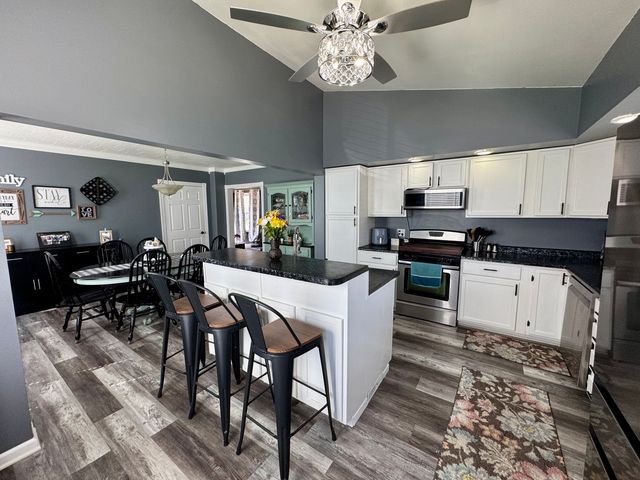 304 S Church Street, Sheffield, IL 61361