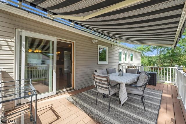 17 Center St, Hopatcong Boro, NJ 07874