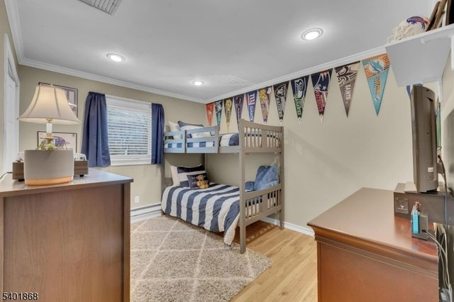 17 Center St, Hopatcong Boro, NJ 07874