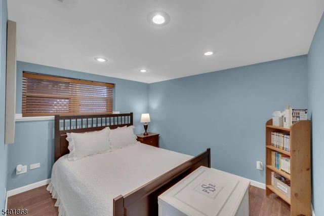 17 Center St, Hopatcong Boro, NJ 07874