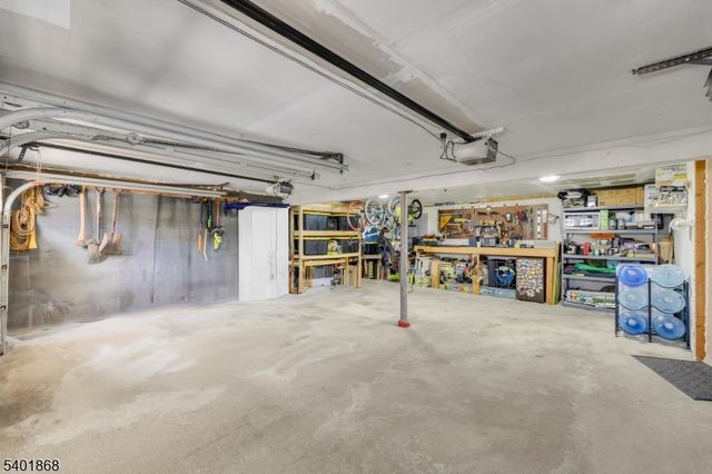 17 Center St, Hopatcong Boro, NJ 07874