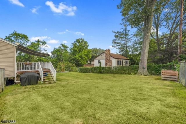 17 Center St, Hopatcong Boro, NJ 07874