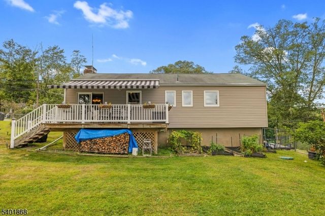 17 Center St, Hopatcong Boro, NJ 07874