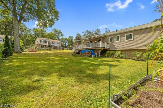 17 Center St, Hopatcong Boro, NJ 07874