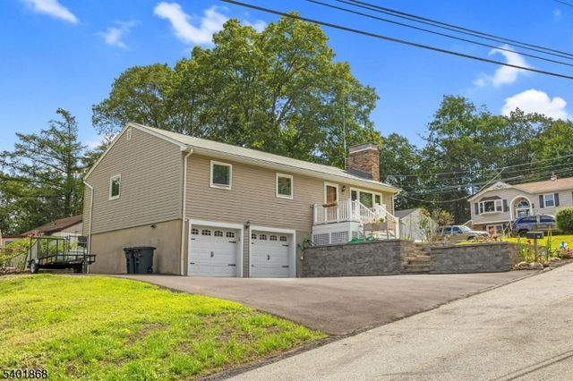 17 Center St, Hopatcong Boro, NJ 07874