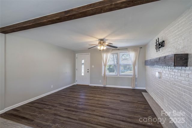 1046 22nd Street NE, Hickory, NC 28601