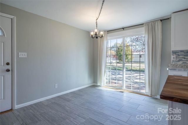 1046 22nd Street NE, Hickory, NC 28601