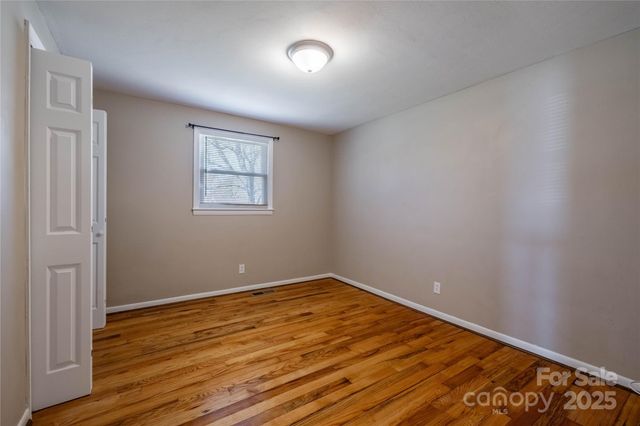 1046 22nd Street NE, Hickory, NC 28601