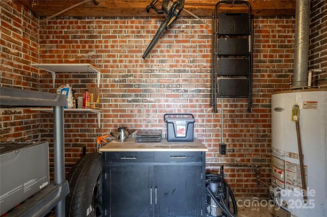 1046 22nd Street NE, Hickory, NC 28601