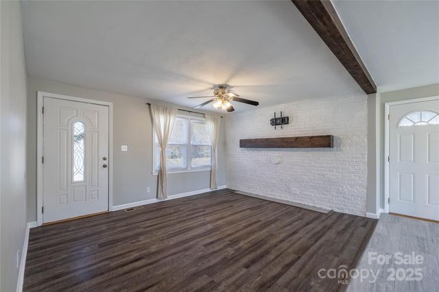 1046 22nd Street NE, Hickory, NC 28601