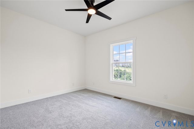 716 Pine Harbour Dr, Mineral, VA 23117