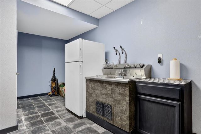 600 S Fox Ridge Drive, Raymore, MO 64083