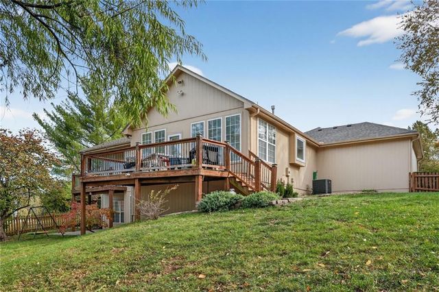 600 S Fox Ridge Drive, Raymore, MO 64083