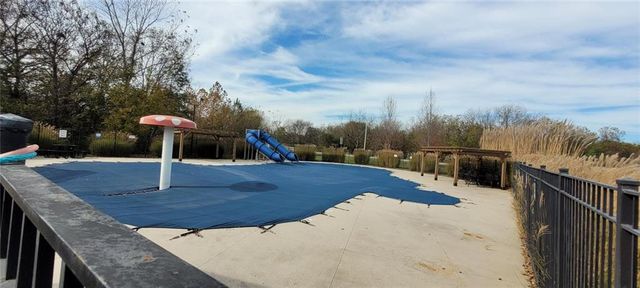 600 S Fox Ridge Drive, Raymore, MO 64083