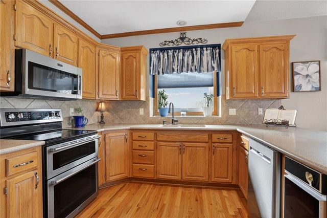 600 S Fox Ridge Drive, Raymore, MO 64083