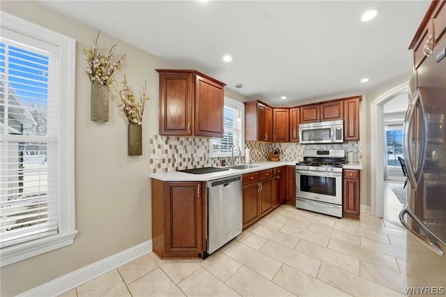 80 6th Avenue, Lancaster, NY 14086