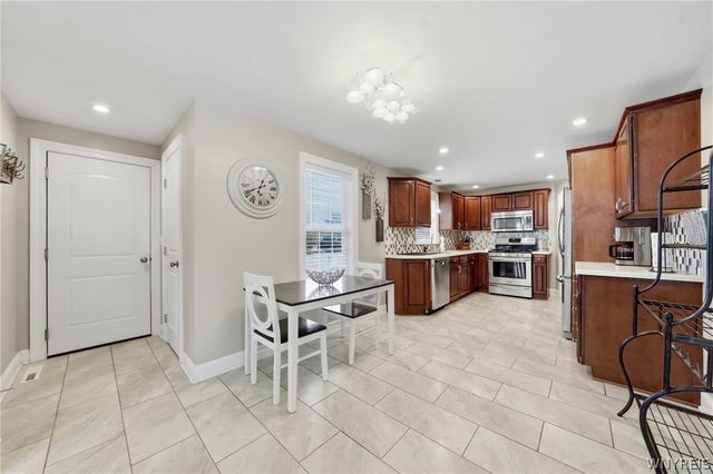 80 6th Avenue, Lancaster, NY 14086