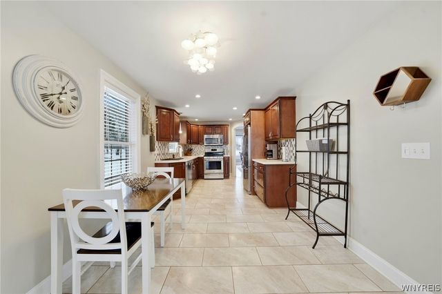 80 6th Avenue, Lancaster, NY 14086