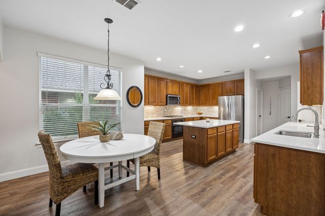 8690 Kennsington Street, Frisco, TX 75036