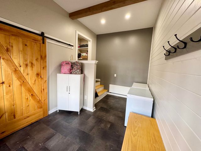 35 School Street, Rockingham, VT 05101