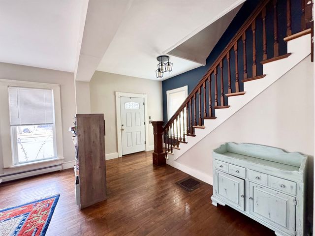 35 School Street, Rockingham, VT 05101