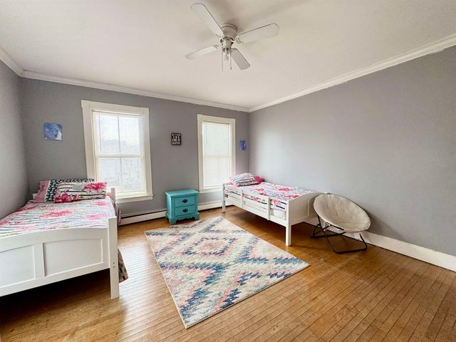 35 School Street, Rockingham, VT 05101