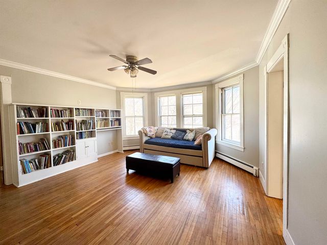 35 School Street, Rockingham, VT 05101