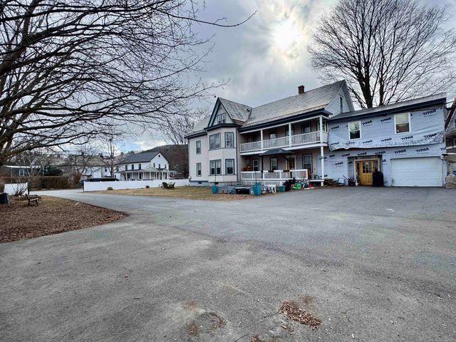 35 School Street, Rockingham, VT 05101