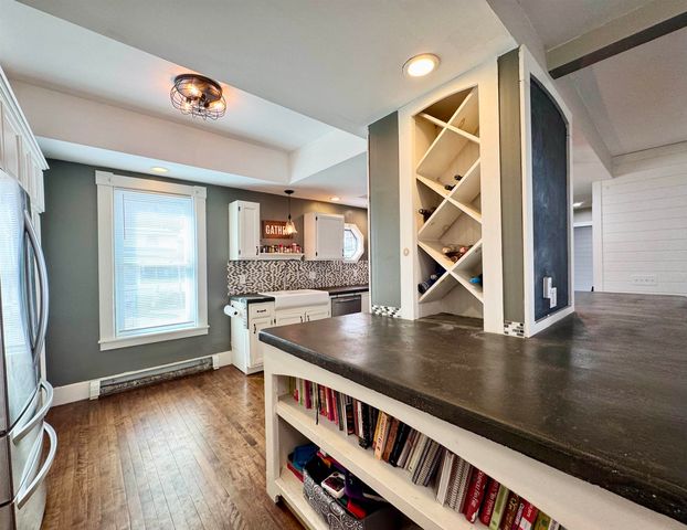 35 School Street, Rockingham, VT 05101