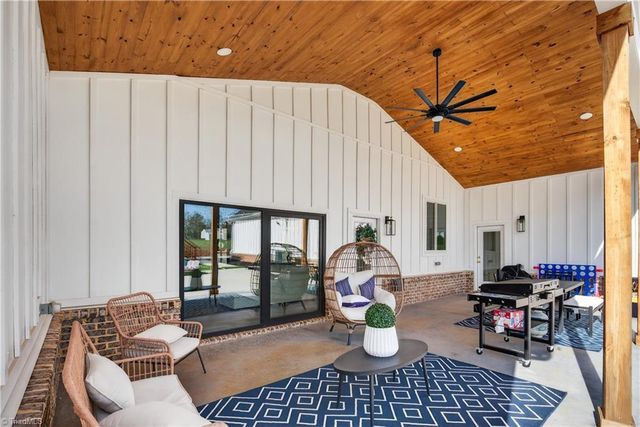 138 Arthur Needham Road, Pilot Mountain, NC 27041