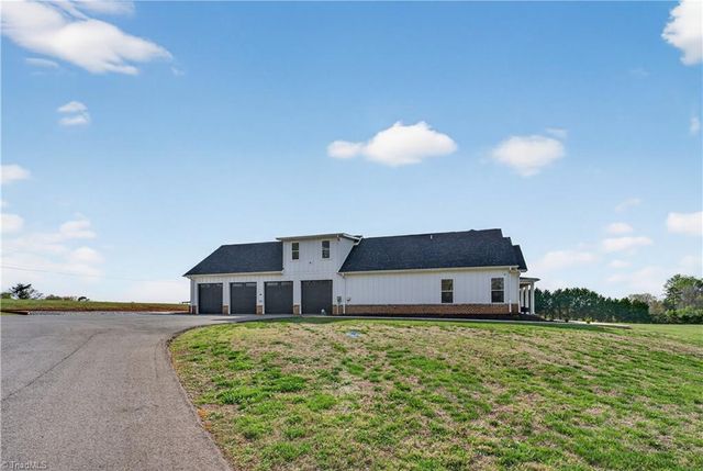 138 Arthur Needham Road, Pilot Mountain, NC 27041