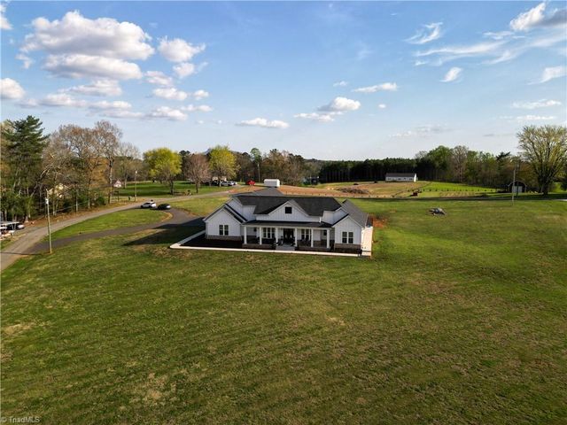 138 Arthur Needham Road, Pilot Mountain, NC 27041