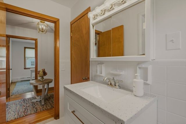 205 Lincoln Avenue, Barrington, RI 02806