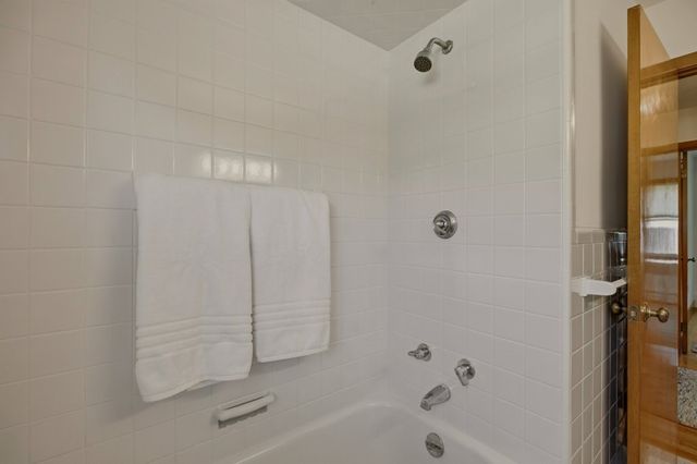 205 Lincoln Avenue, Barrington, RI 02806