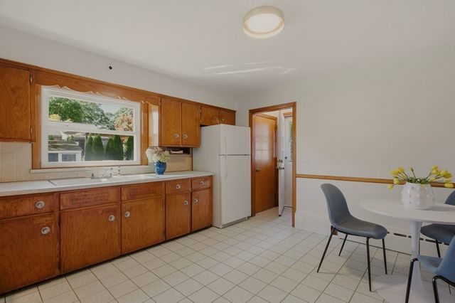 205 Lincoln Avenue, Barrington, RI 02806
