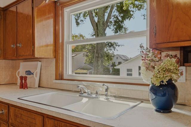 205 Lincoln Avenue, Barrington, RI 02806