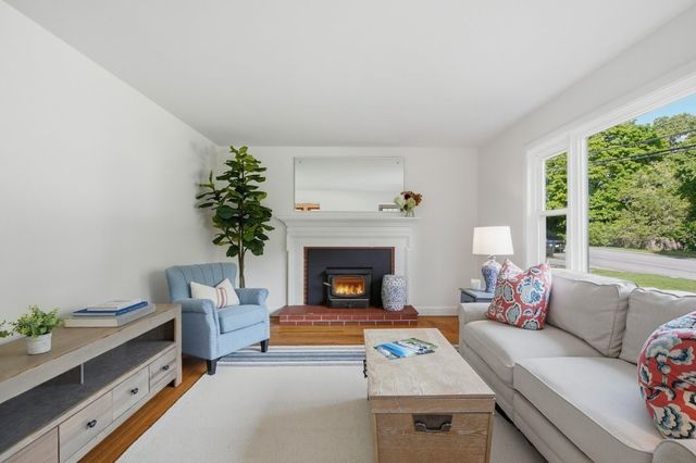 205 Lincoln Avenue, Barrington, RI 02806