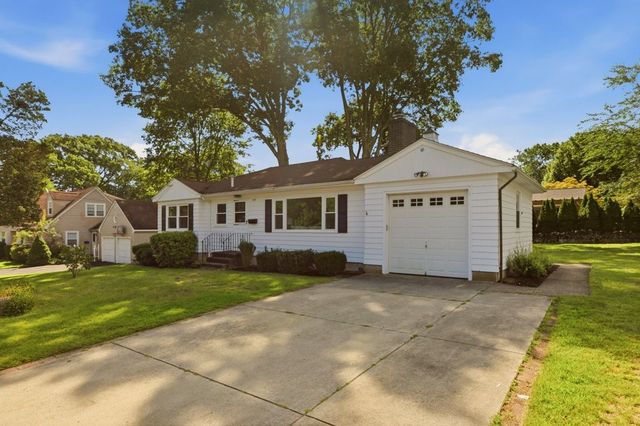 205 Lincoln Avenue, Barrington, RI 02806
