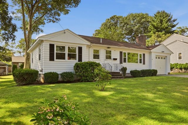 205 Lincoln Avenue, Barrington, RI 02806