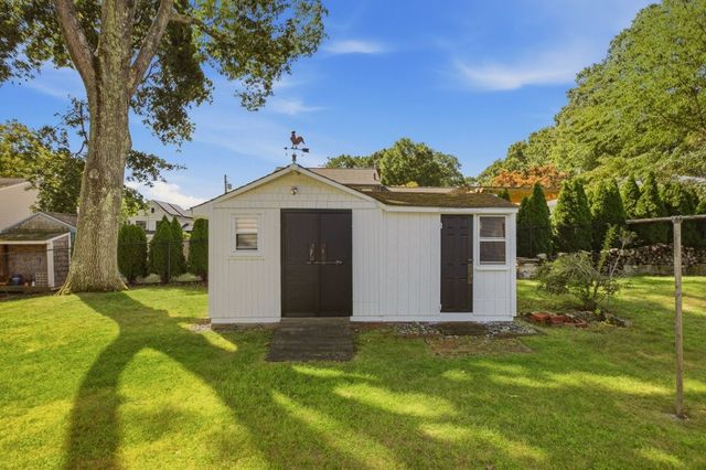 205 Lincoln Avenue, Barrington, RI 02806