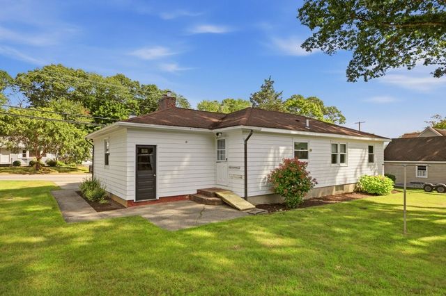 205 Lincoln Avenue, Barrington, RI 02806