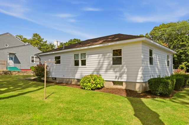 205 Lincoln Avenue, Barrington, RI 02806