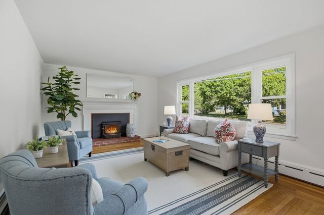205 Lincoln Avenue, Barrington, RI 02806