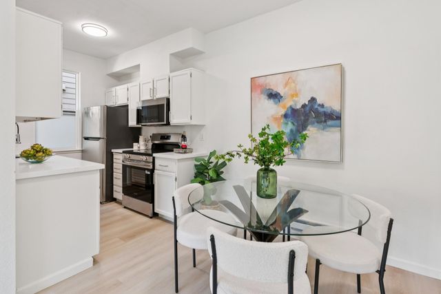 79 Lakeshore Ct, Richmond, CA 94804