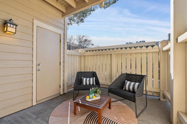 79 Lakeshore Ct, Richmond, CA 94804