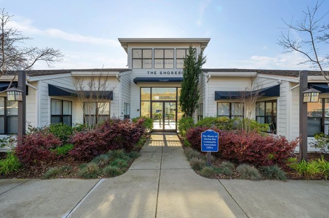 79 Lakeshore Ct, Richmond, CA 94804