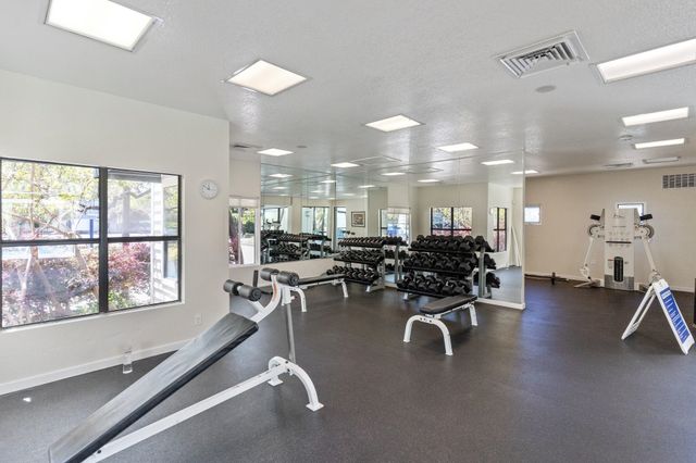 79 Lakeshore Ct, Richmond, CA 94804