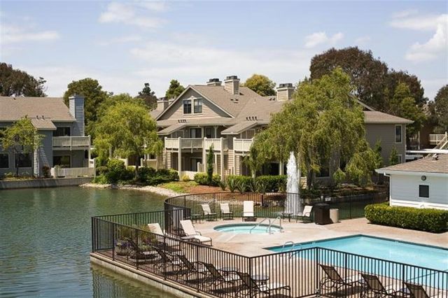 79 Lakeshore Ct, Richmond, CA 94804