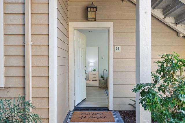 79 Lakeshore Ct, Richmond, CA 94804